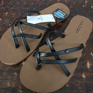 Volcom New School II  Kids Size 5 Sandals NWT